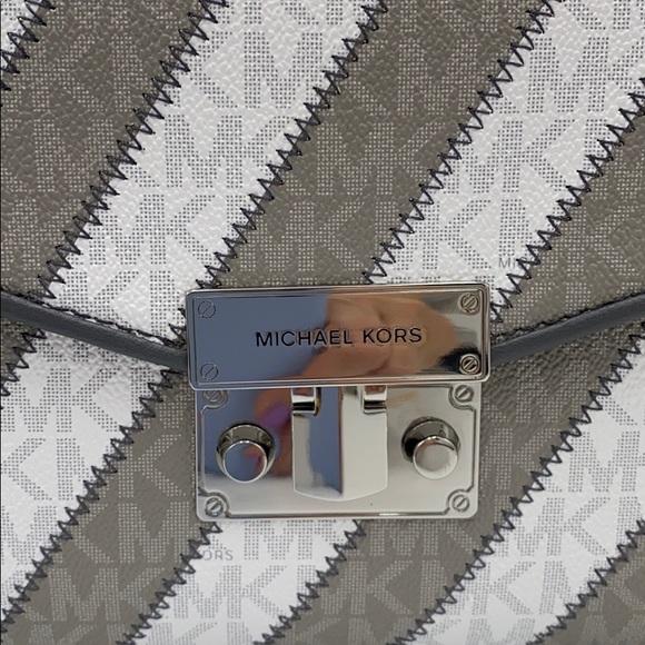 MICHAEL KORS ROSE MEDIUM FLAP SHOULDER PEARL GRAY - Picture 15 of 16